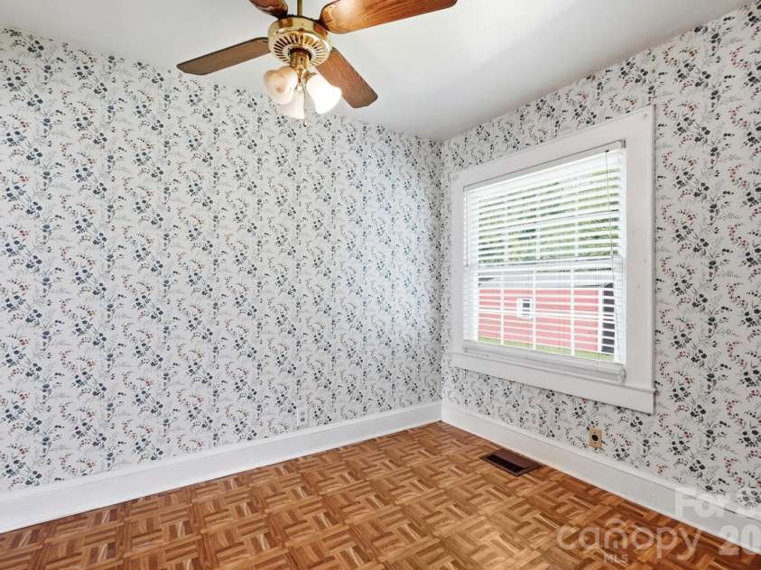 2517 Plum Street, Charlotte, NC 28269.  MLS# CAR4397203, YatesRealty ID 17348. 