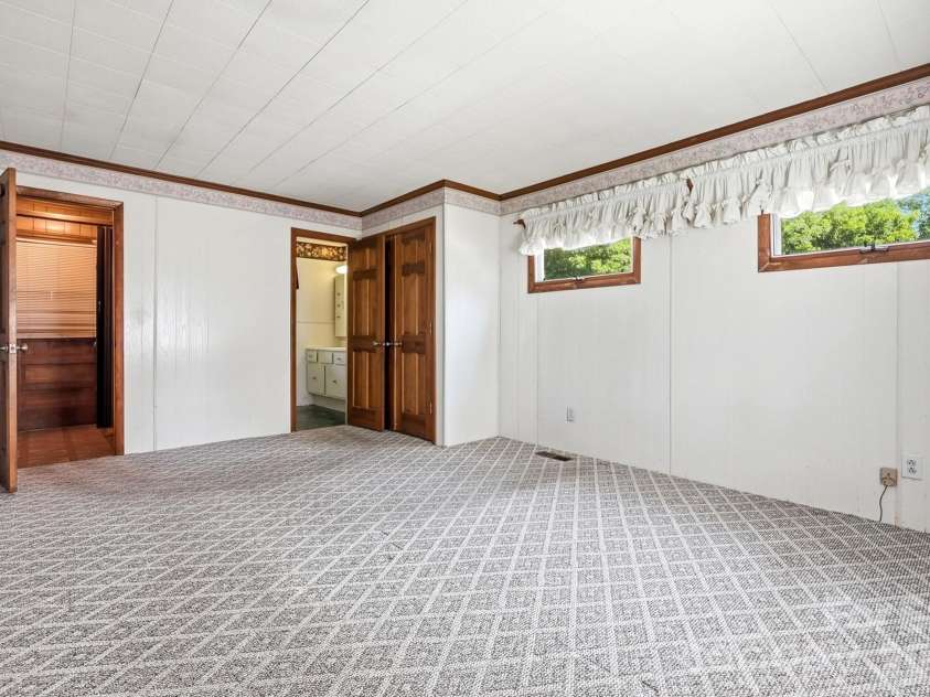 2517 Plum Street, Charlotte, NC 28269.  MLS# CAR4397203, YatesRealty ID 17348. 