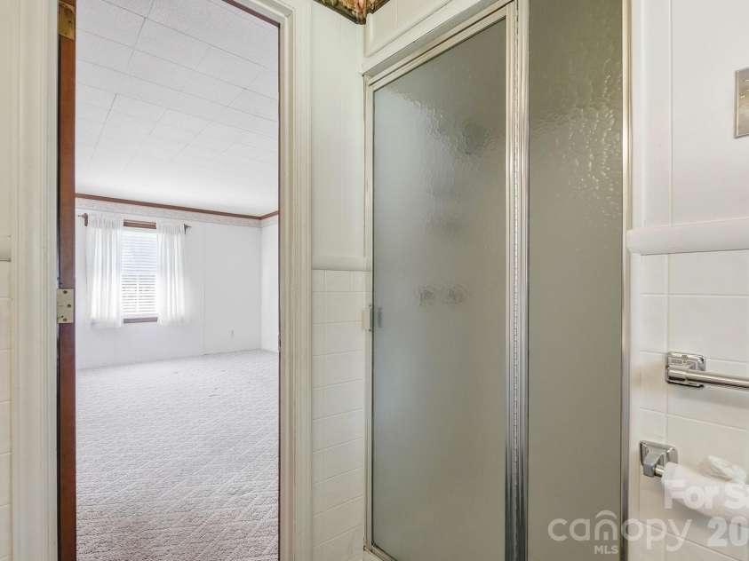 2517 Plum Street, Charlotte, NC 28269.  MLS# CAR4397203, YatesRealty ID 17348. 