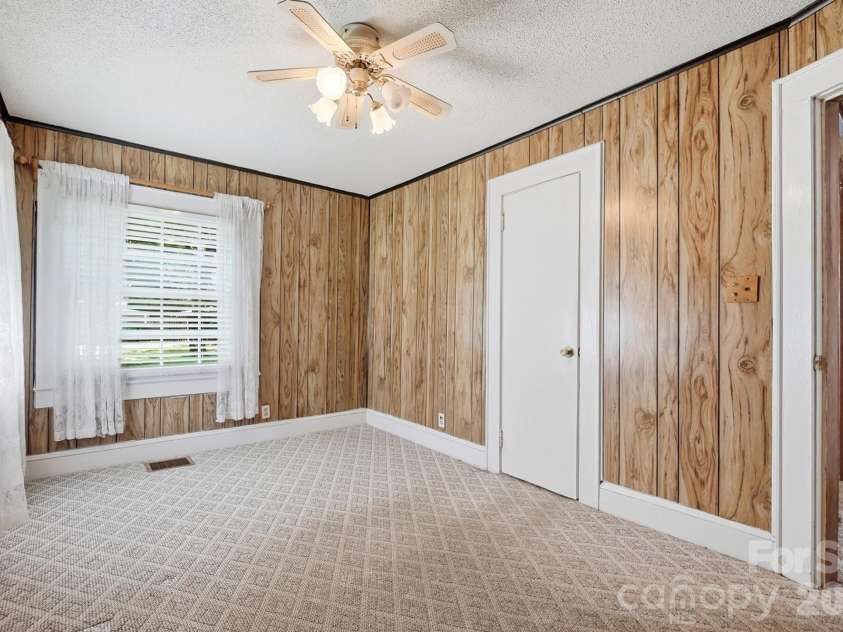 2517 Plum Street, Charlotte, NC 28269.  MLS# CAR4397203, YatesRealty ID 17348. 