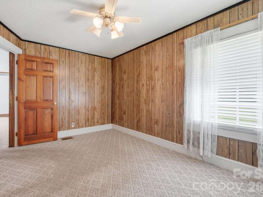 2517 Plum Street, Charlotte, NC 28269.  MLS# CAR4397203, YatesRealty ID 17348. 