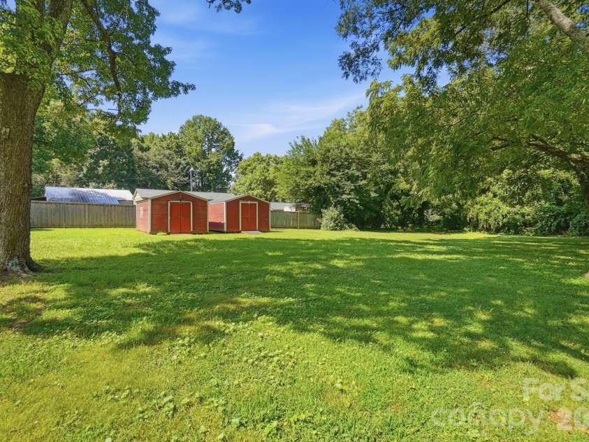 2517 Plum Street, Charlotte, NC 28269.  MLS# CAR4397203, YatesRealty ID 17348. 