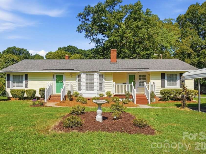 2517 Plum Street, Charlotte, NC 28269.  MLS# CAR4397203, YatesRealty ID 17348. 