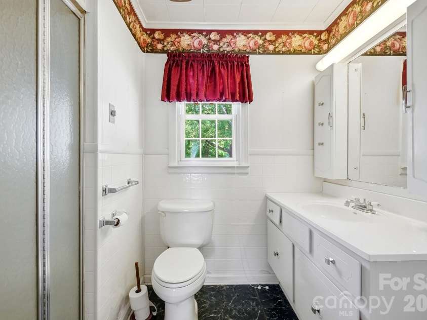 2517 Plum Street, Charlotte, NC 28269.  MLS# CAR4397203, YatesRealty ID 17348. Bathroom