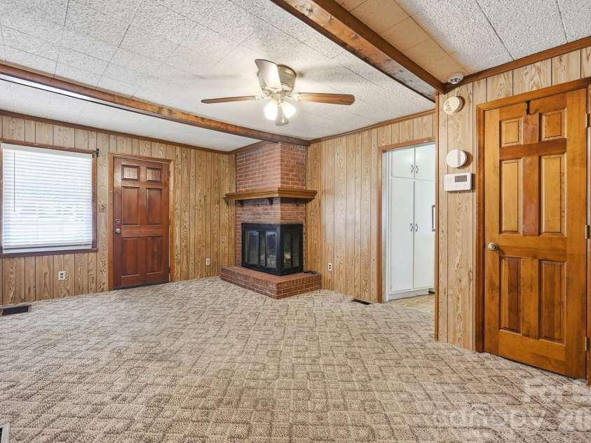 2517 Plum Street, Charlotte, NC 28269.  MLS# CAR4397203, YatesRealty ID 17348. Den