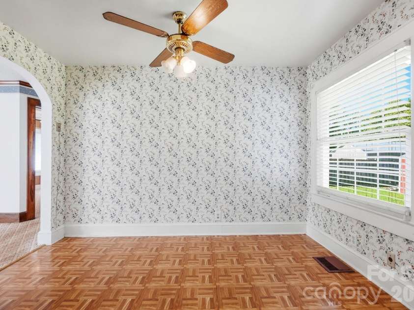 2517 Plum Street, Charlotte, NC 28269.  MLS# CAR4397203, YatesRealty ID 17348. Dining Area