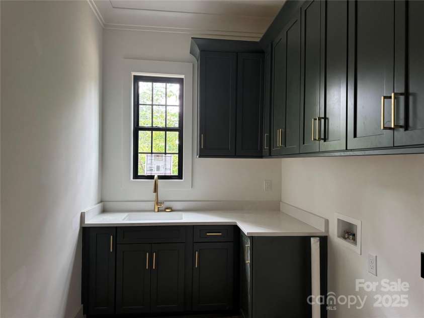 19155 Newburg Hill Road, Davidson, NC 28036.  MLS# CAR4220203, YatesRealty ID 1735. 