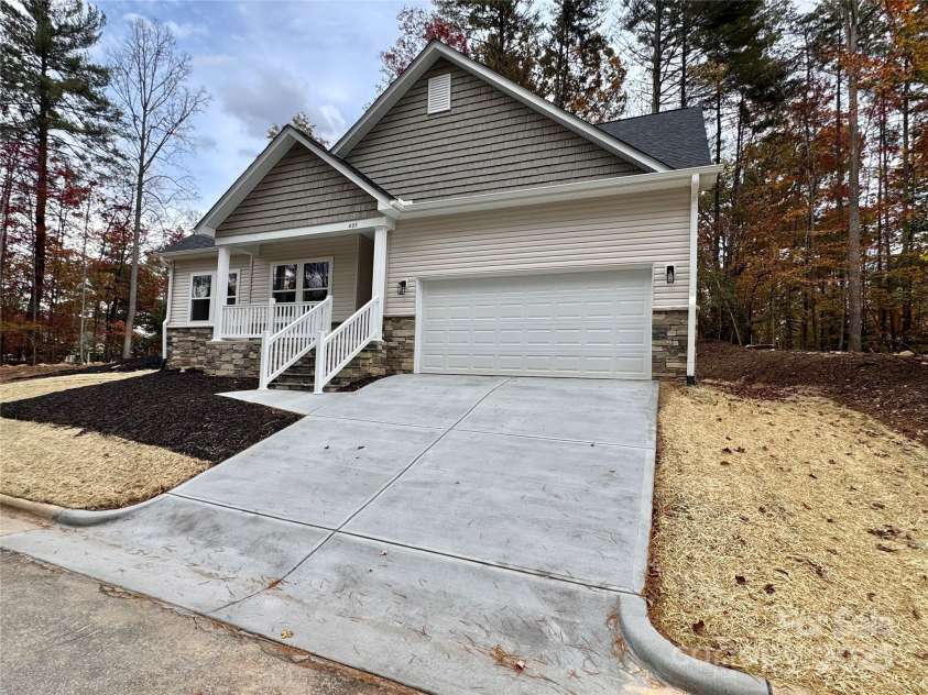 405 Scarlett Oak Court, Lenoir, NC 28605.  MLS# CAR4318802, YatesRealty ID 1735. 