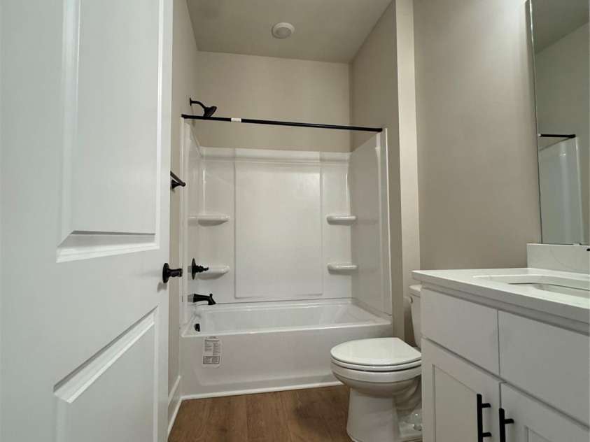 405 Scarlett Oak Court, Lenoir, NC 28605.  MLS# CAR4318802, YatesRealty ID 1735. Guest Bath