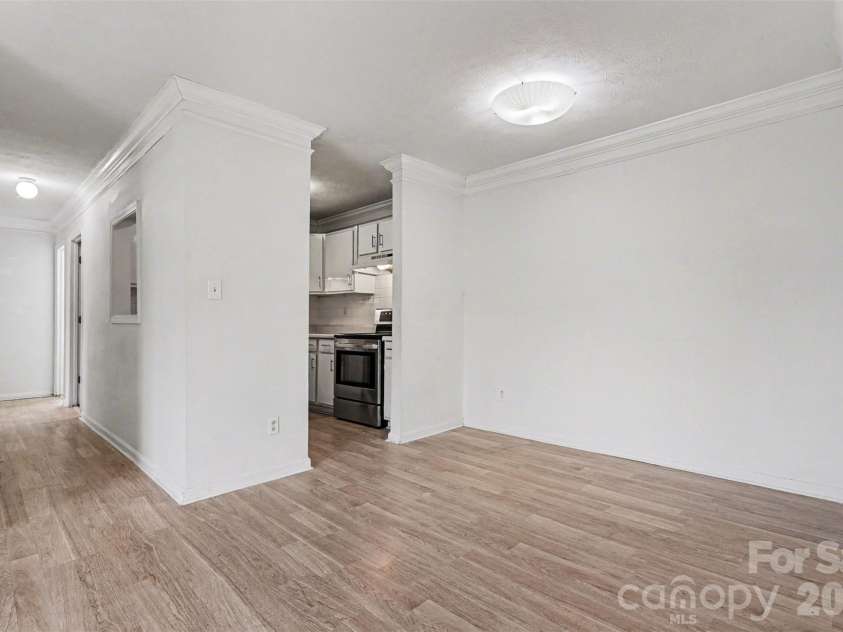 7992 Shady Oak Trail, Charlotte, NC 28210.  MLS# CAR4343577, YatesRealty ID 1735. 