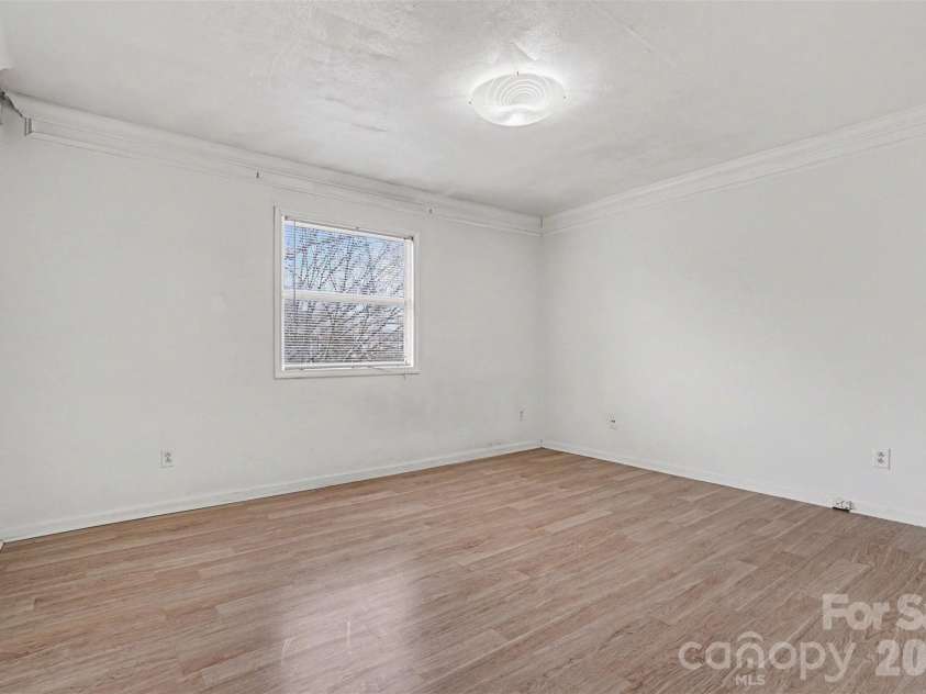 7992 Shady Oak Trail, Charlotte, NC 28210.  MLS# CAR4343577, YatesRealty ID 1735. 