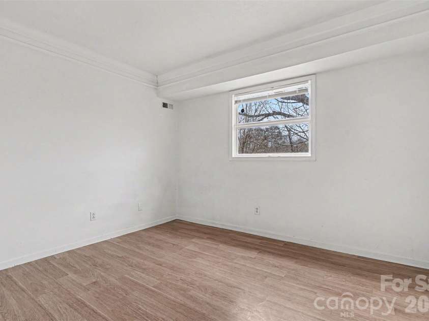 7992 Shady Oak Trail, Charlotte, NC 28210.  MLS# CAR4343577, YatesRealty ID 1735. 