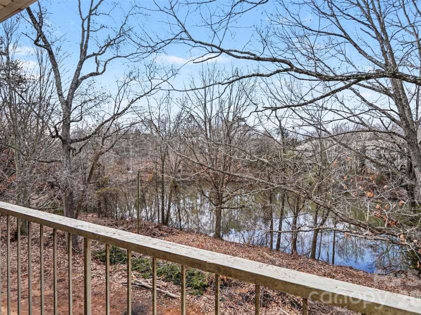 7992 Shady Oak Trail, Charlotte, NC 28210.  MLS# CAR4343577, YatesRealty ID 1735. 