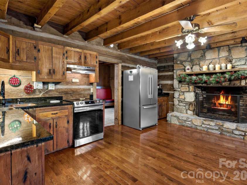 1495 El Miner Drive, Mars Hill, NC 28754.  MLS# CAR4316790, YatesRealty ID 17350. 