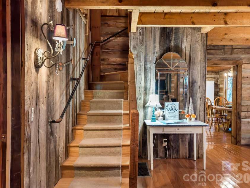 1495 El Miner Drive, Mars Hill, NC 28754.  MLS# CAR4316790, YatesRealty ID 17350. 