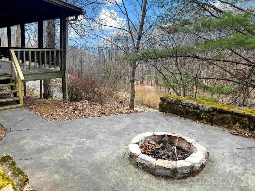 1495 El Miner Drive, Mars Hill, NC 28754.  MLS# CAR4316790, YatesRealty ID 17350. 