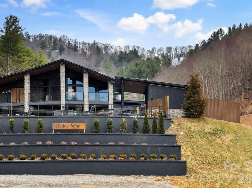 1495 El Miner Drive, Mars Hill, NC 28754.  MLS# CAR4316790, YatesRealty ID 17350. 