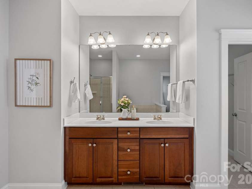 176 Water Oak Drive, Mooresville, NC 28117.  MLS# CAR4352930, YatesRealty ID 17351. 