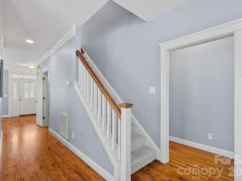 176 Water Oak Drive, Mooresville, NC 28117.  MLS# CAR4352930, YatesRealty ID 17351. 