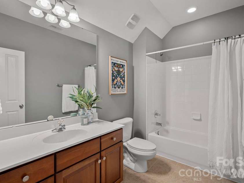 176 Water Oak Drive, Mooresville, NC 28117.  MLS# CAR4352930, YatesRealty ID 17351. 