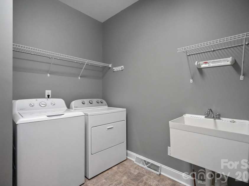 176 Water Oak Drive, Mooresville, NC 28117.  MLS# CAR4352930, YatesRealty ID 17351. 