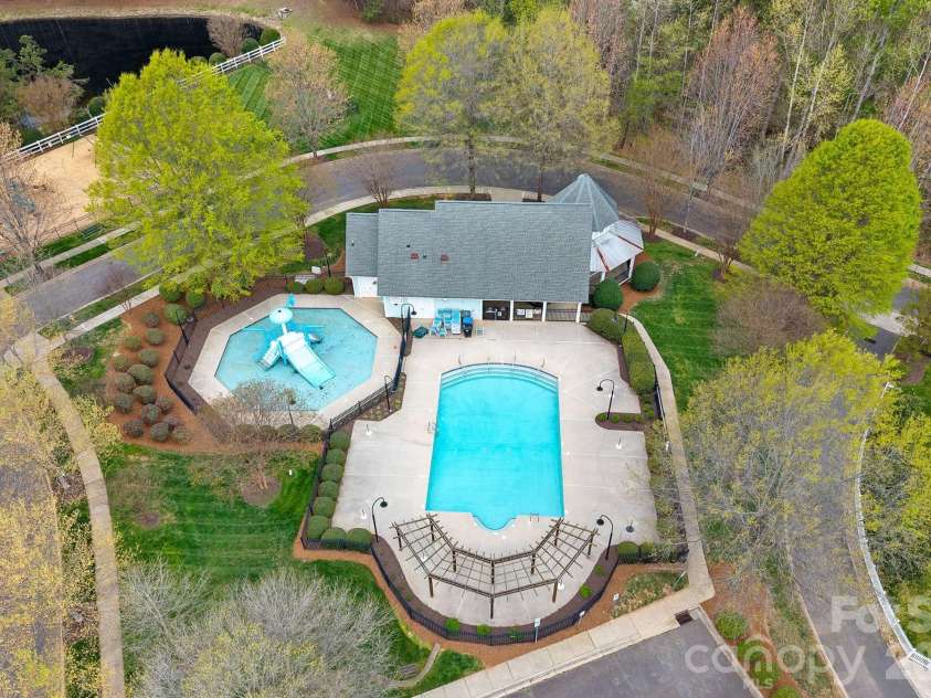 176 Water Oak Drive, Mooresville, NC 28117.  MLS# CAR4352930, YatesRealty ID 17351. 