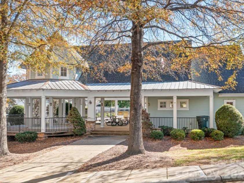 176 Water Oak Drive, Mooresville, NC 28117.  MLS# CAR4352930, YatesRealty ID 17351. 