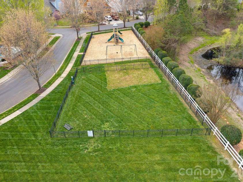 176 Water Oak Drive, Mooresville, NC 28117.  MLS# CAR4352930, YatesRealty ID 17351. 