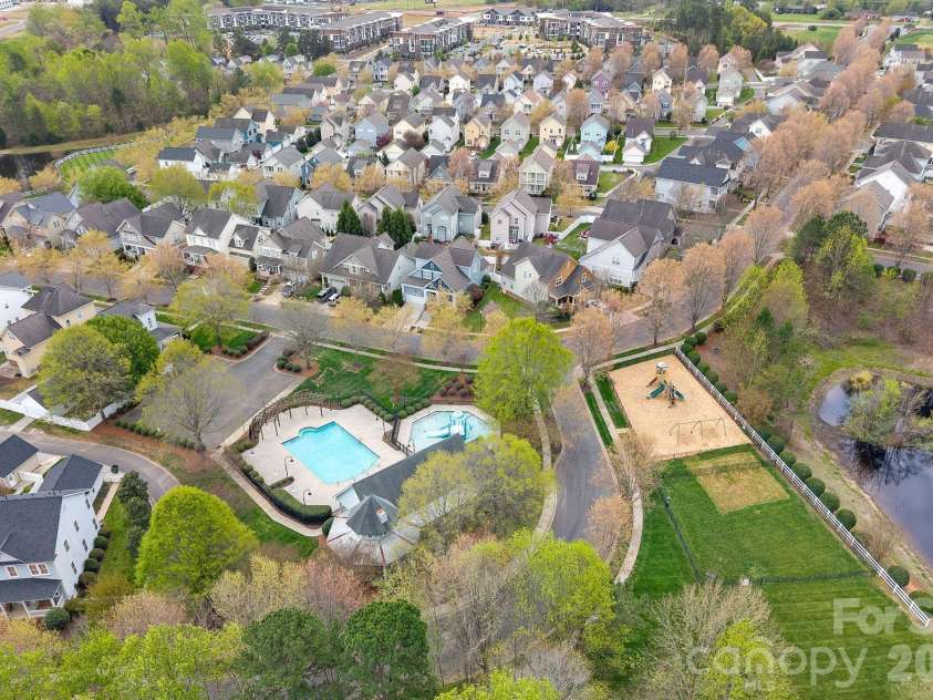 176 Water Oak Drive, Mooresville, NC 28117.  MLS# CAR4352930, YatesRealty ID 17351. 