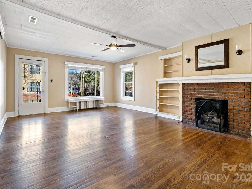 125 Church Street, Black Mountain, NC 28711.  MLS# CAR4215911, YatesRealty ID 17352. 