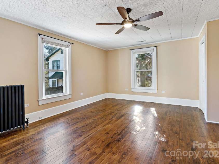 125 Church Street, Black Mountain, NC 28711.  MLS# CAR4215911, YatesRealty ID 17352. 