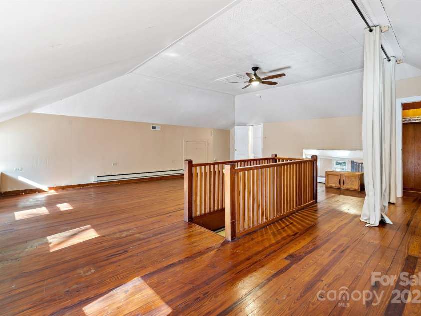 125 Church Street, Black Mountain, NC 28711.  MLS# CAR4215911, YatesRealty ID 17352. 