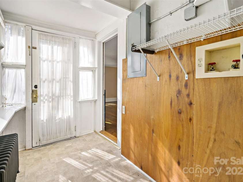 125 Church Street, Black Mountain, NC 28711.  MLS# CAR4215911, YatesRealty ID 17352. 