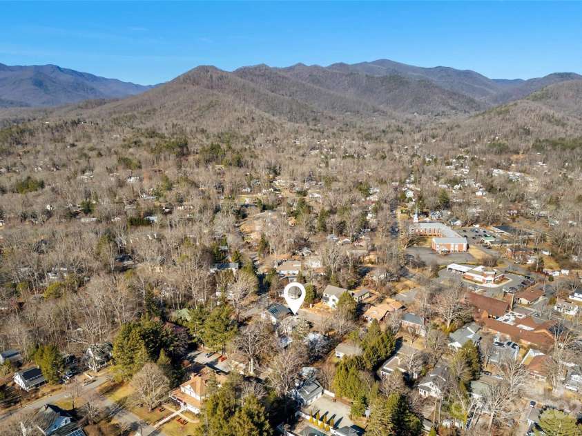 125 Church Street, Black Mountain, NC 28711.  MLS# CAR4215911, YatesRealty ID 17352. 
