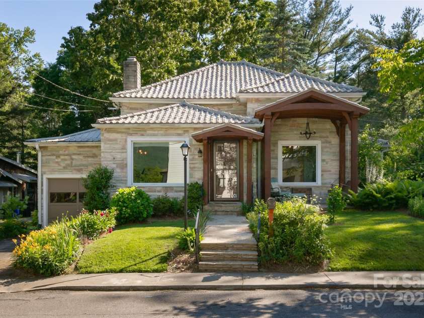 125 Church Street, Black Mountain, NC 28711.  MLS# CAR4215911, YatesRealty ID 17352. 