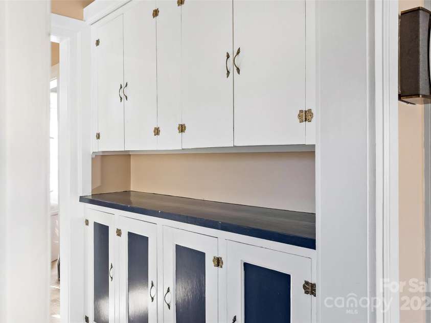 125 Church Street, Black Mountain, NC 28711.  MLS# CAR4215911, YatesRealty ID 17352. 