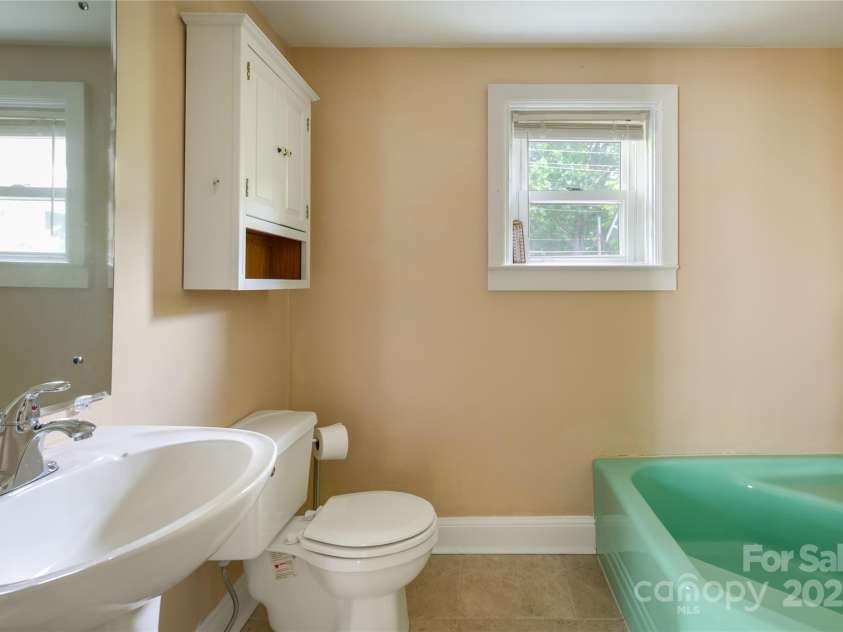 125 Church Street, Black Mountain, NC 28711.  MLS# CAR4215911, YatesRealty ID 17352. 