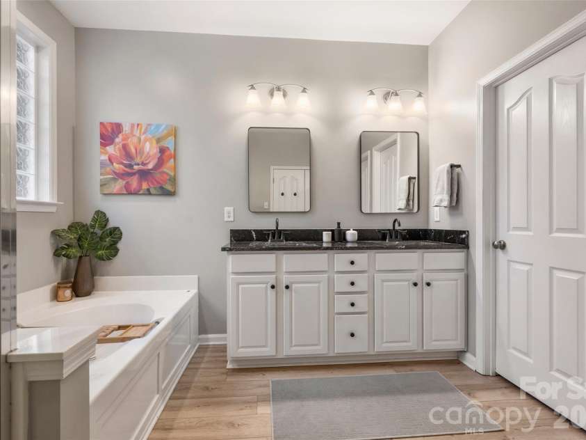 1405 Ridge Haven Road, Waxhaw, NC 28173.  MLS# CAR4349999, YatesRealty ID 17352. 