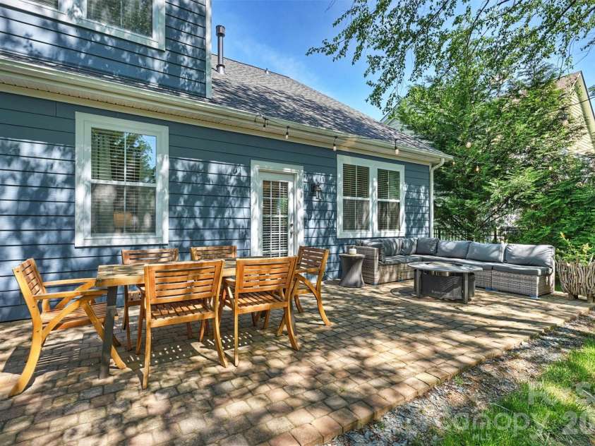 1405 Ridge Haven Road, Waxhaw, NC 28173.  MLS# CAR4349999, YatesRealty ID 17352. 