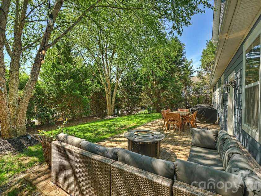 1405 Ridge Haven Road, Waxhaw, NC 28173.  MLS# CAR4349999, YatesRealty ID 17352. 