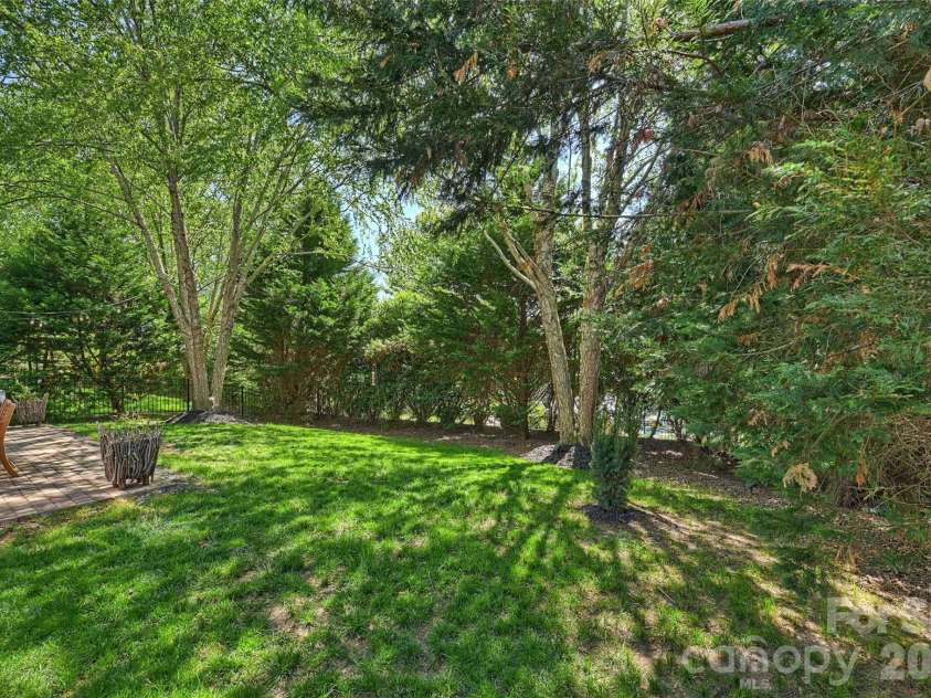 1405 Ridge Haven Road, Waxhaw, NC 28173.  MLS# CAR4349999, YatesRealty ID 17352. 