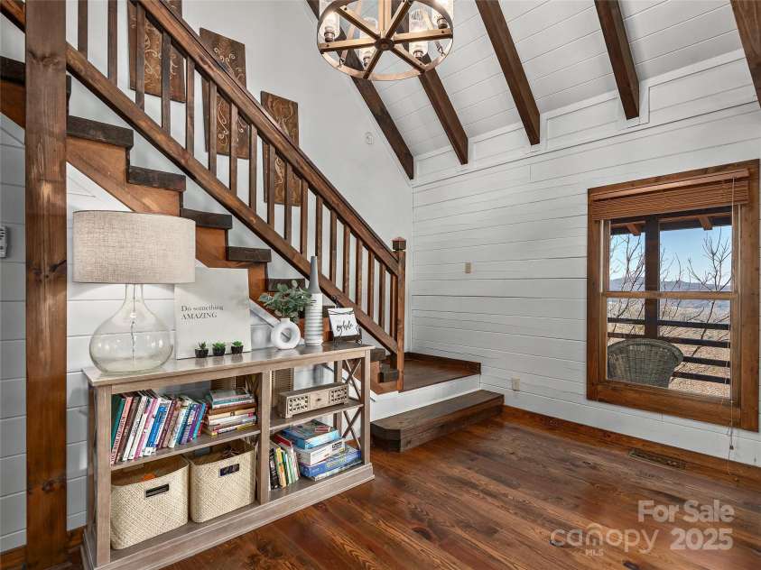 25 Crestwood Drive, Arden, NC 28704.  MLS# CAR4218360, YatesRealty ID 17353. 