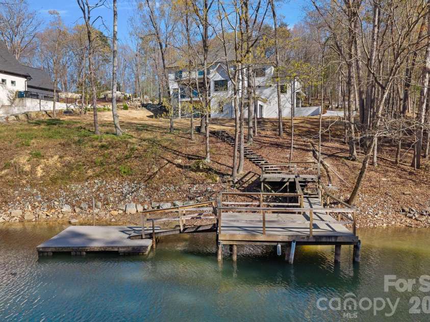 157 Ross Road, Mooresville, NC 28117.  MLS# CAR4343527, YatesRealty ID 17354. 