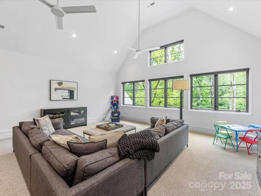 438 Wonderwood Drive, Charlotte, NC 28211.  MLS# CAR4290374, YatesRealty ID 17355. Bonus Room overlooking private backyard