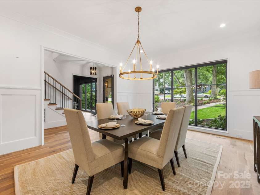 438 Wonderwood Drive, Charlotte, NC 28211.  MLS# CAR4290374, YatesRealty ID 17355. Dining Room