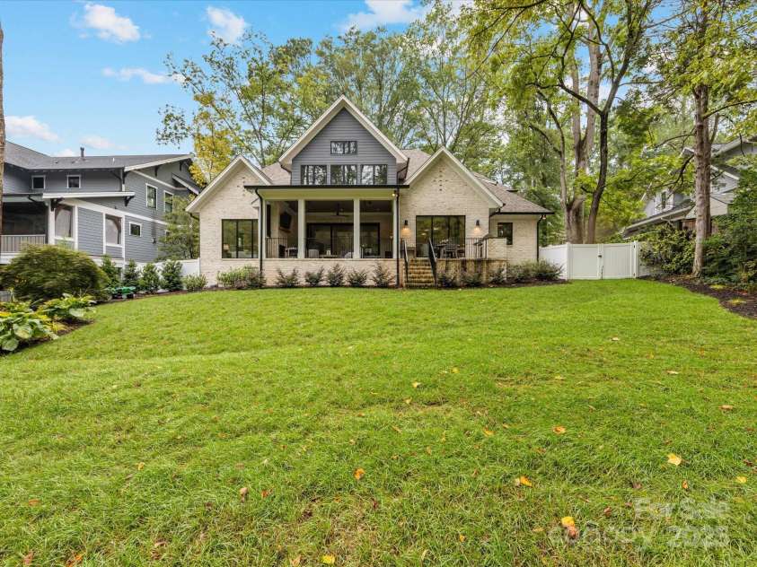 438 Wonderwood Drive, Charlotte, NC 28211.  MLS# CAR4290374, YatesRealty ID 17355. View of Home from 1st terrace