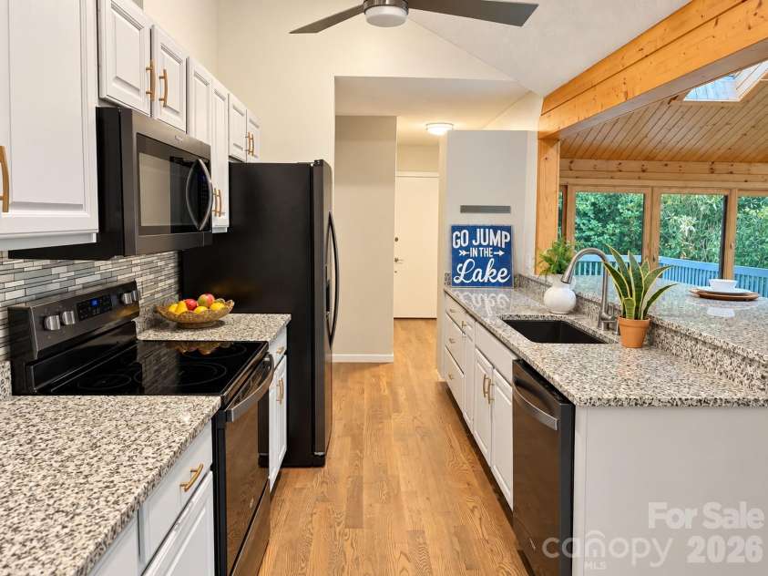 960 Middle Connestee Trail, Brevard, NC 28712.  MLS# CAR4373421, YatesRealty ID 17355. 