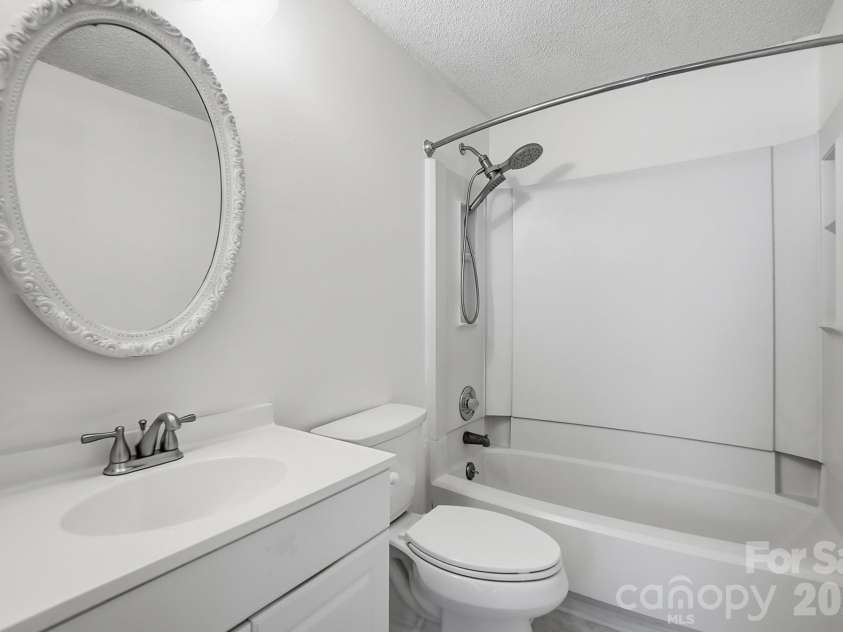 3701 Piney Grove Road, Charlotte, NC 28212.  MLS# CAR4375187, YatesRealty ID 17356. 