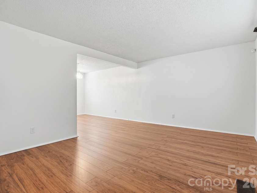 3701 Piney Grove Road, Charlotte, NC 28212.  MLS# CAR4375187, YatesRealty ID 17356. 