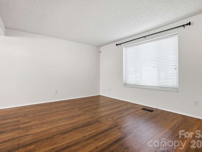 3701 Piney Grove Road, Charlotte, NC 28212.  MLS# CAR4375187, YatesRealty ID 17356. 